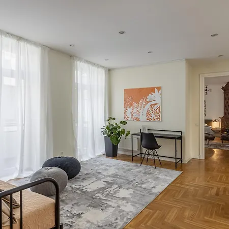 Apartment K1820 Family *